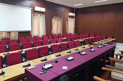 Sistema di conferenza per l'università di Peradeniya in Sri Lanka