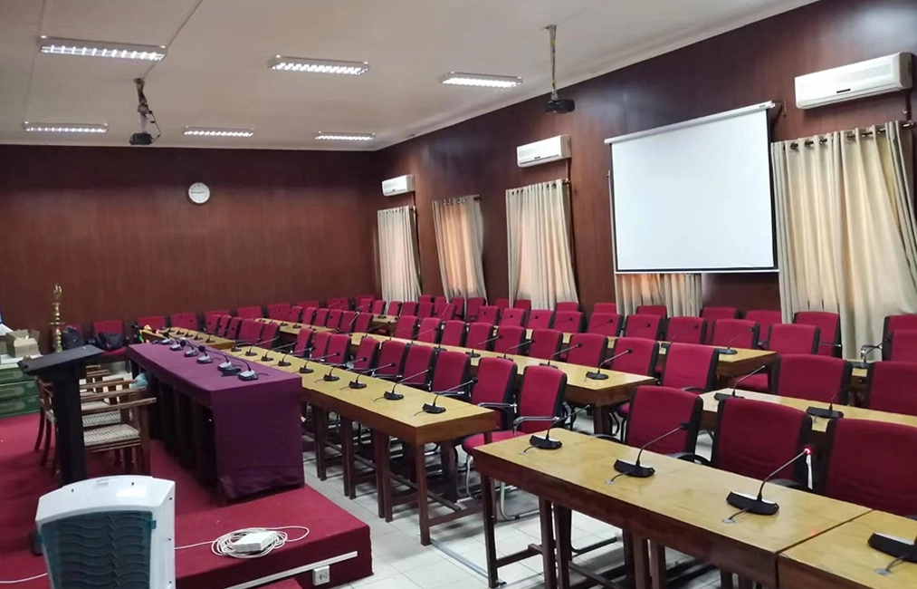 Sistema di conferenza per l'università di Peradeniya in Sri Lanka